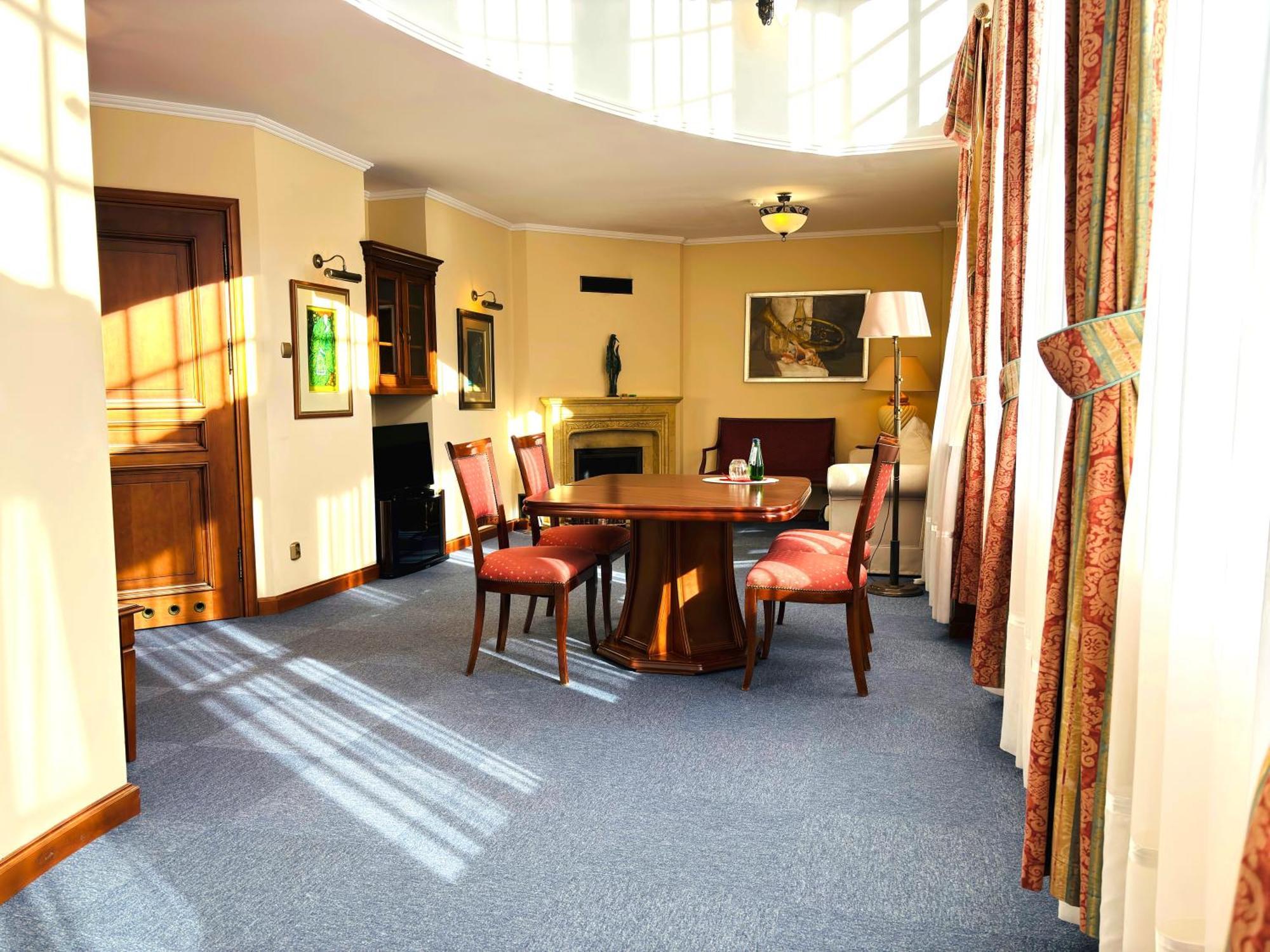 Hotel Opera Sopot Ngoại thất bức ảnh